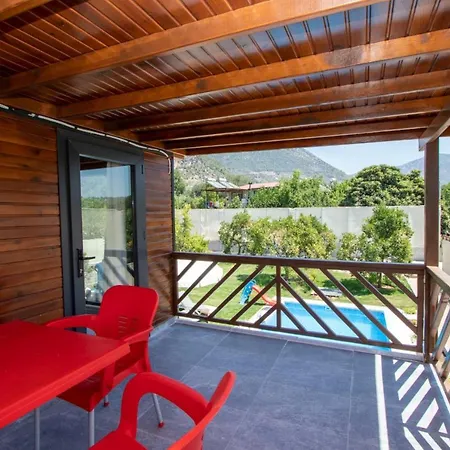 Villa With Pool Jacuzzi And Backyard In Inlice *