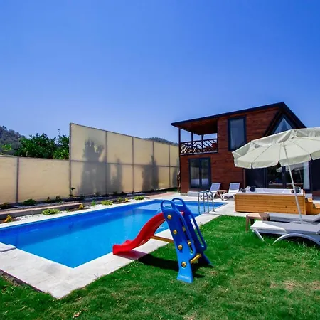 With Pool Jacuzzi And Backyard In Inlice